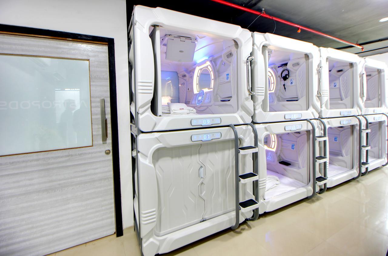 Hotel Astropods Airport, Mumbai. Buitenkant foto