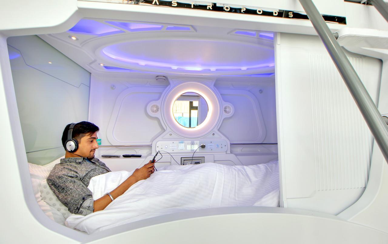 Hotel Astropods Airport, Mumbai. Buitenkant foto