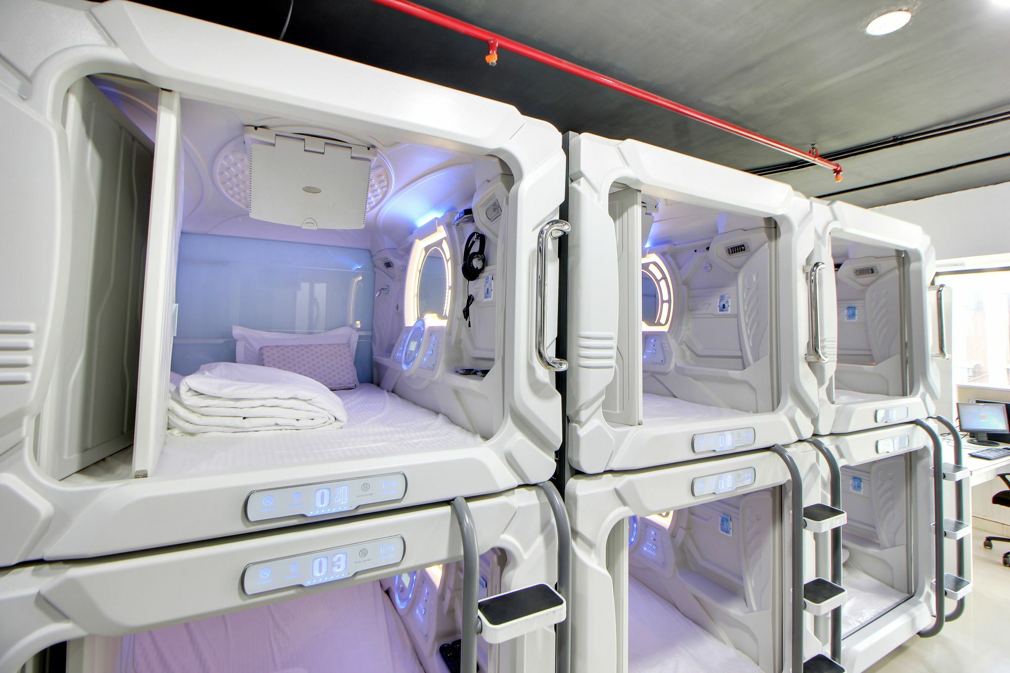 Hotel Astropods Airport, Mumbai. Buitenkant foto