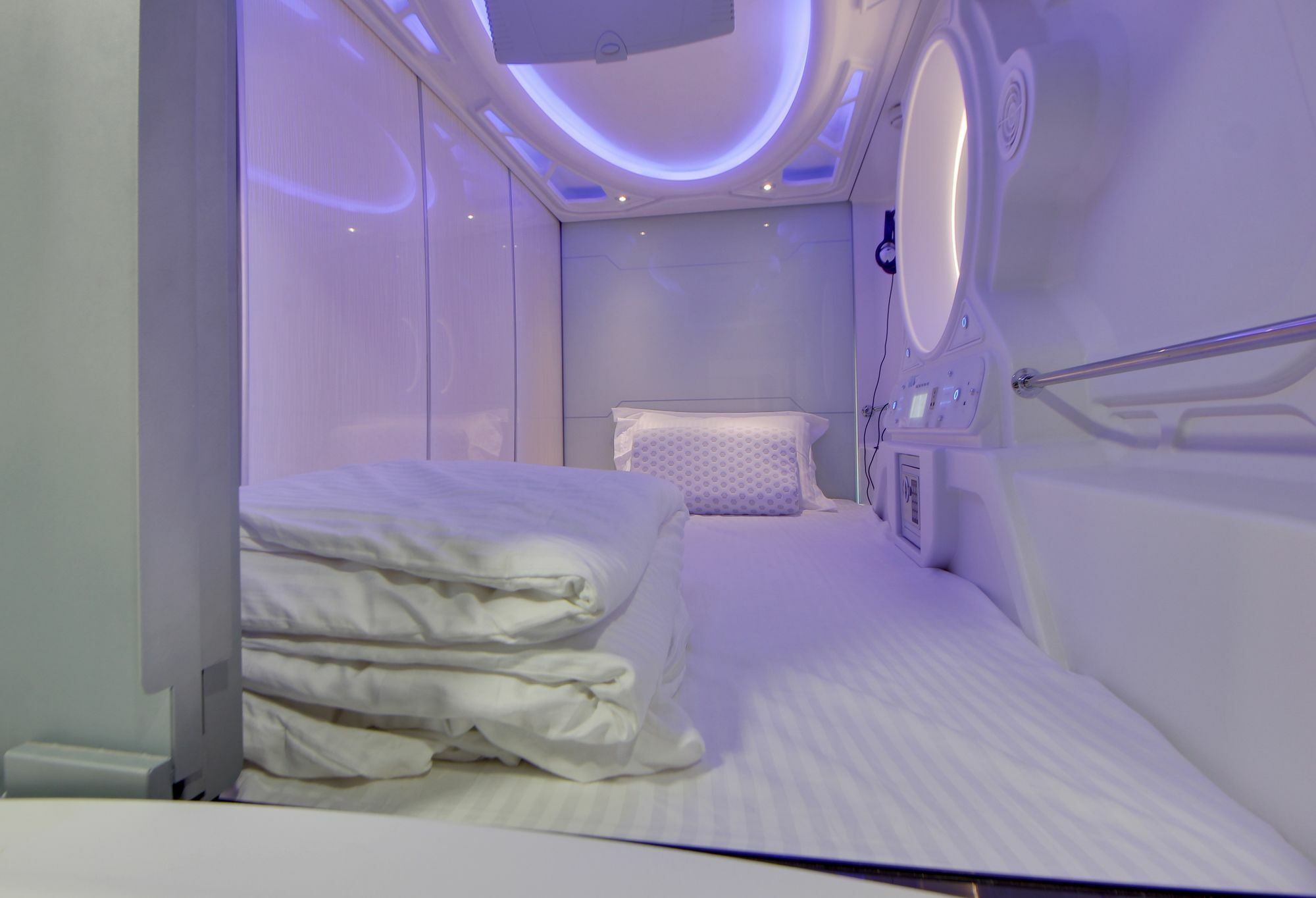 Hotel Astropods Airport, Mumbai. Buitenkant foto